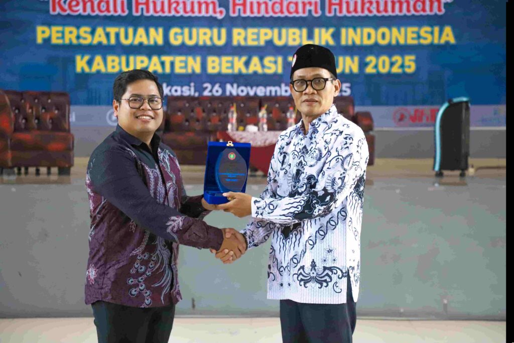 Perkuat Perlindungan Hukum bagi Guru, PGRI Kabupaten Bekasi Gelar Seminar “Kenali Hukum, Hindari Hukuman”