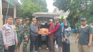 Camat Tambun Utara Berikan Bantuan Untuk Korban Banjir