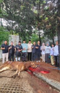 DPC Gerindra Kota Bekasi Bagikan Ribuan Daging Kurban Ke Masyarakat Yang Membutuhkan